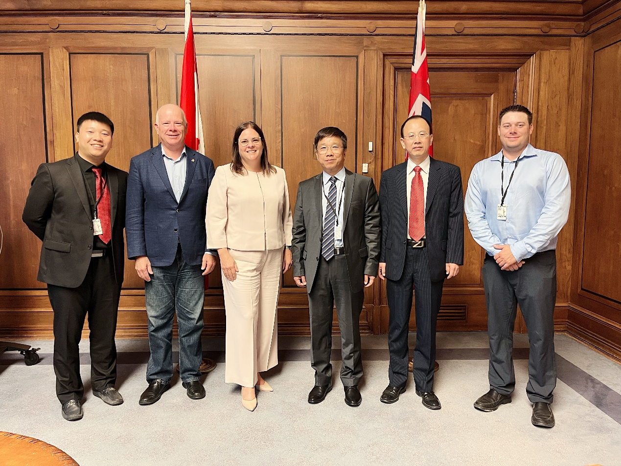 BG大游资源集团董事长王平卫拜会加拿大曼尼托巴省省长